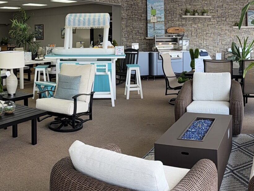 Outdoor bar seating at the Patio Style showroom